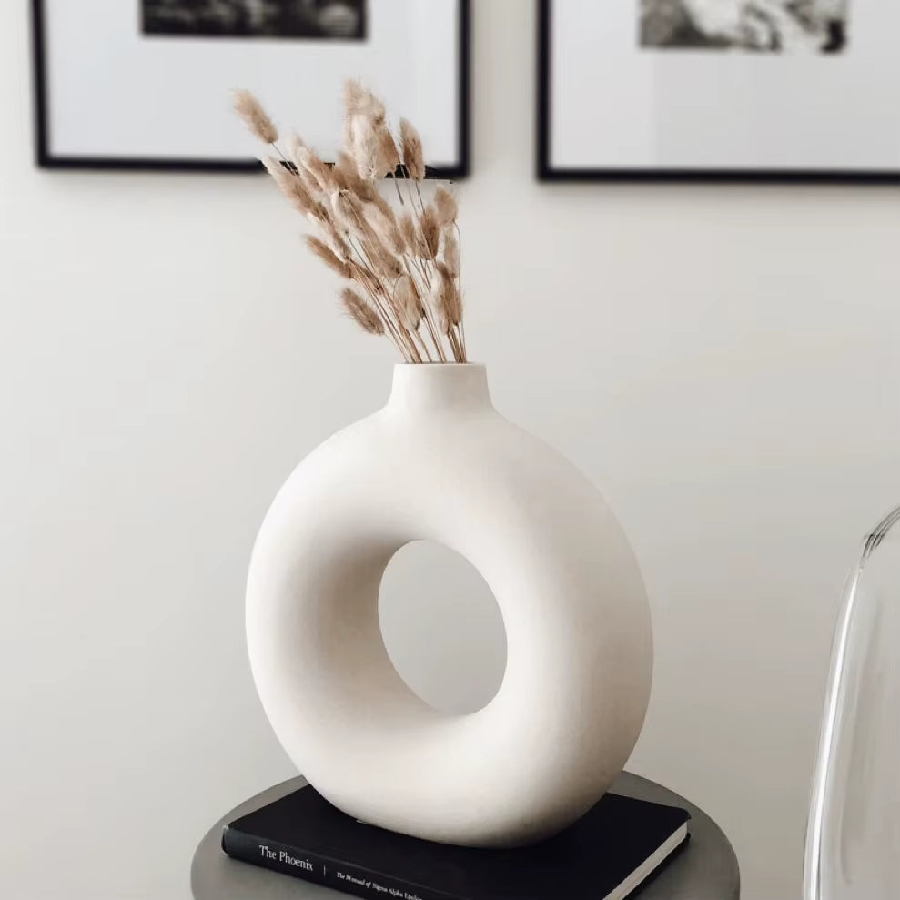 Ceramic Donut Vase – Minimalist Nordic Circular Hollow Flower Pot for Home Decoration and Gifts