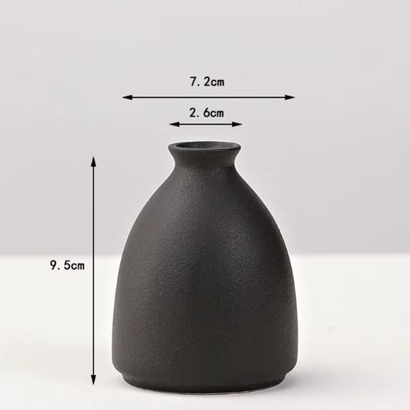 Matte Black Ceramic Vase – Modern Minimalist Flower Vase for Home Decor