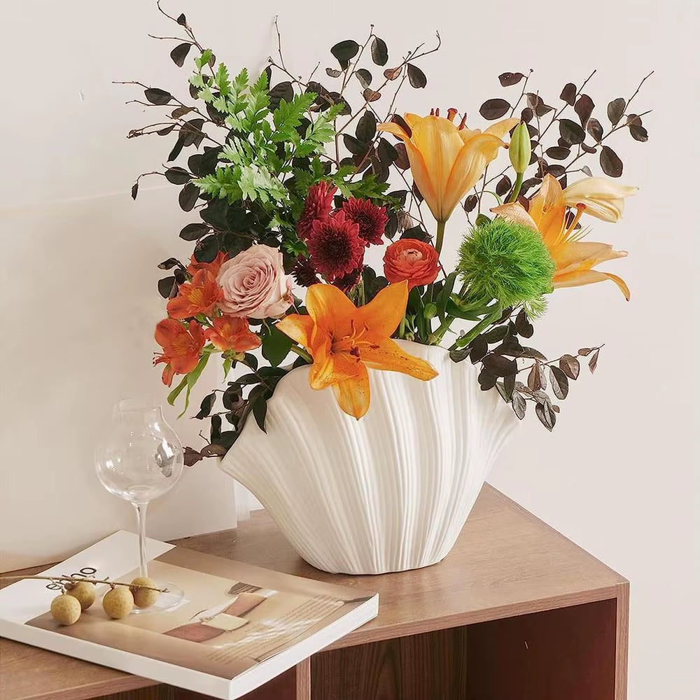Shell Curve Organic Resin Vase – Modern Decorative Flower Pot for Home Decor