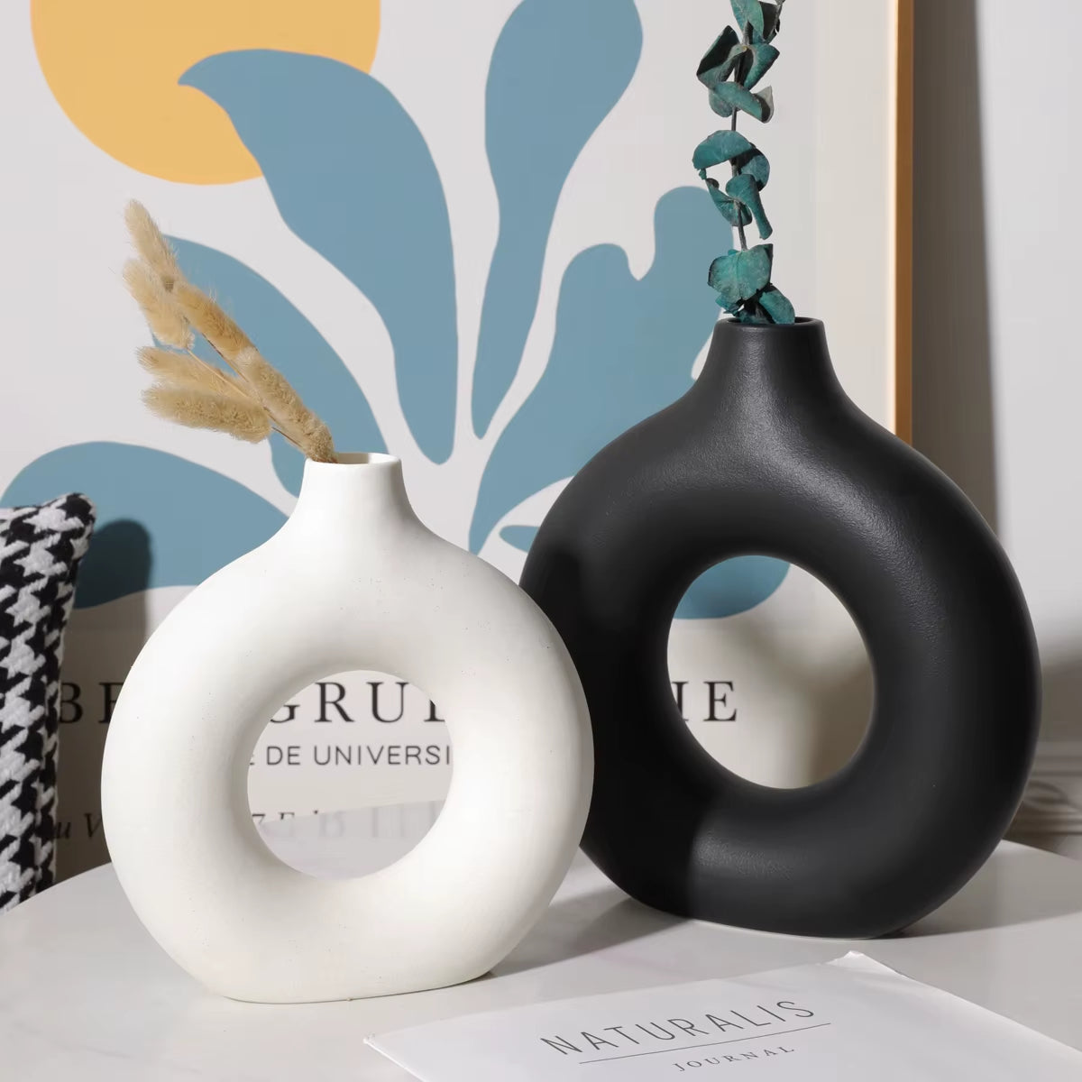 Ceramic Donut Vase – Minimalist Nordic Circular Hollow Flower Pot for Home Decoration and Gifts
