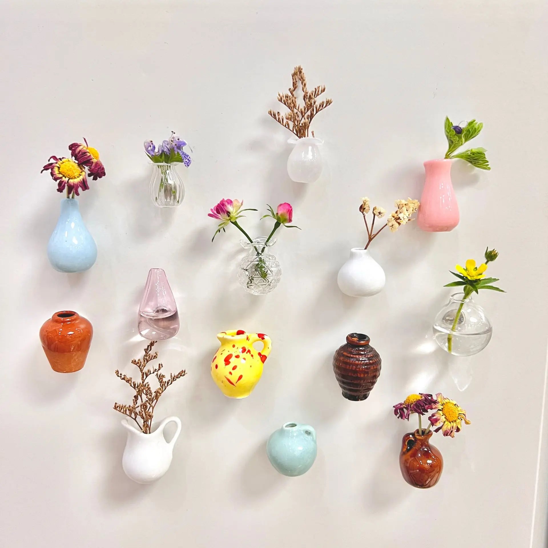 Mini Ceramic Magnetic Bud Vase Set – Aesthetic Fridge Flower Magnets (Cute Micro Decor)
