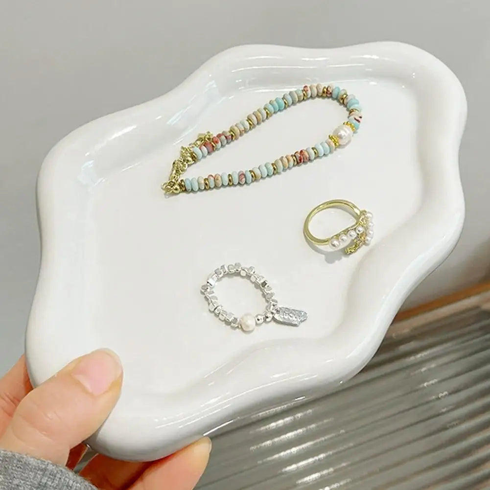 Minimalist Cloud Ceramic Jewelry Tray – Elegant Ring & Earring Organizer Decor