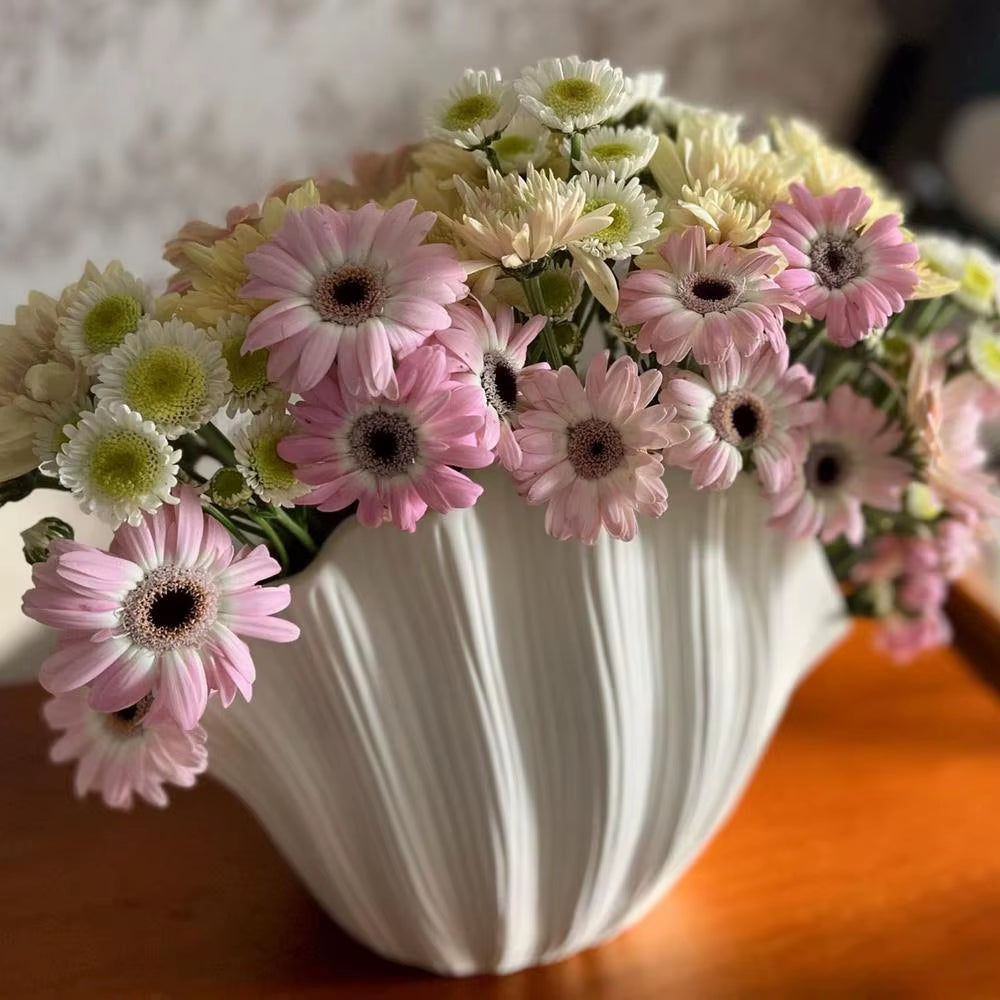 Shell Curve Organic Resin Vase – Modern Decorative Flower Pot for Home Decor