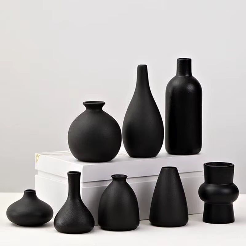 Matte Black Ceramic Vase – Modern Minimalist Flower Vase for Home Decor